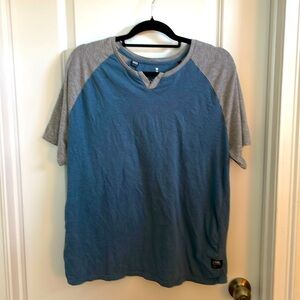 men’s large buffalo jeans, T-shirt, 85% cotton 15% polyester soft blue gray